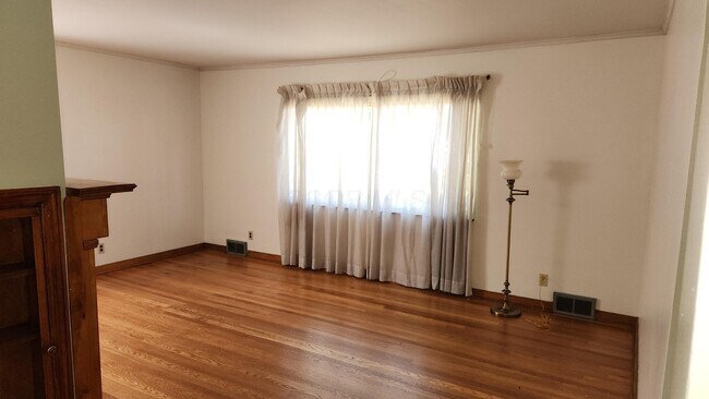 Foto del edificio - 502 Binns Blvd