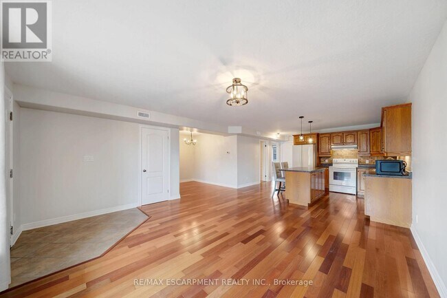 Building Photo - 50 Whitlaw Way