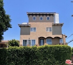 Building Photo - 6061 Cashio St