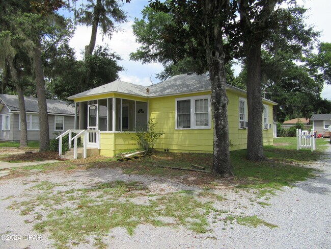 Foto del edificio - 1708 Louise Ave
