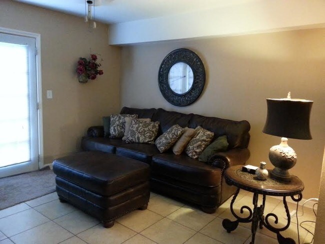 Renata Lakes Apartments Houma La Living Room