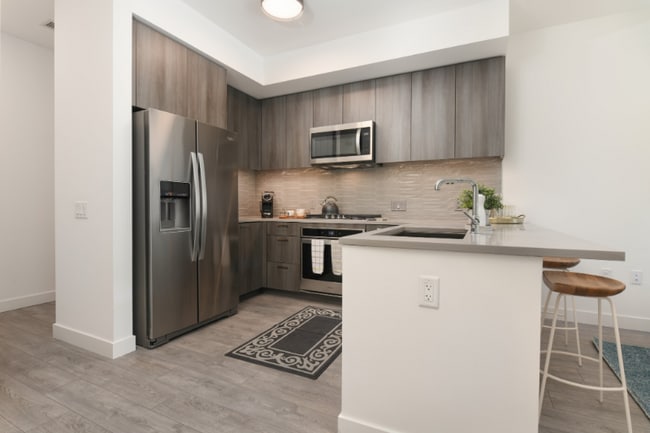 Photo - 855 W Madison St Apartment