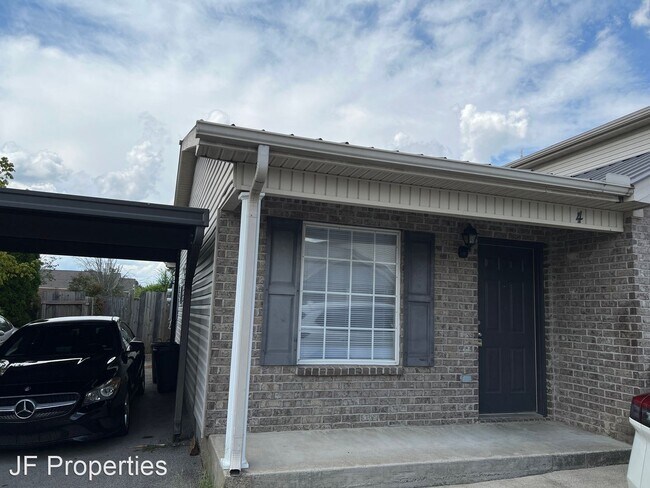 Building Photo - 2 br, 2 bath House - 465 Warrior Dr. Unit 4