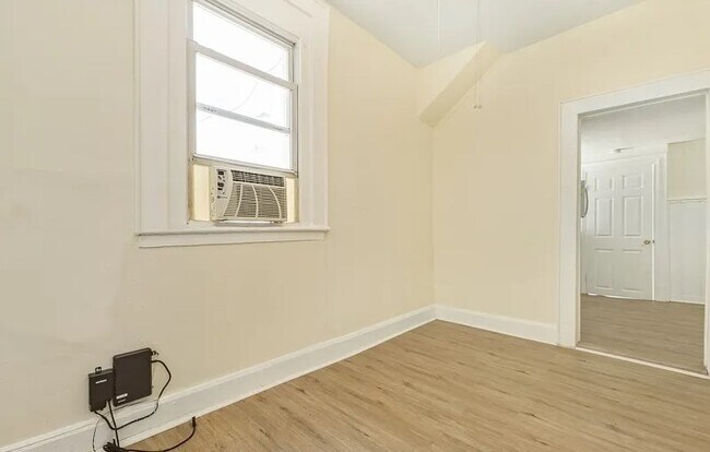 Bedroom - 539 Liberty St