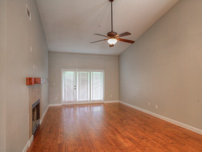 Foto del edificio - 420 Mainsail Ct