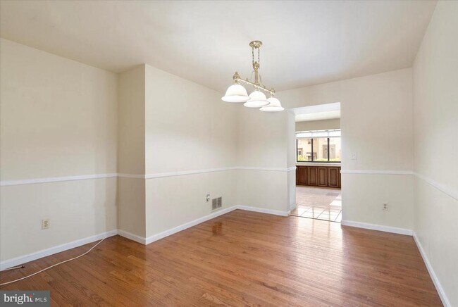 Foto del edificio - 416 Five Farms Ln