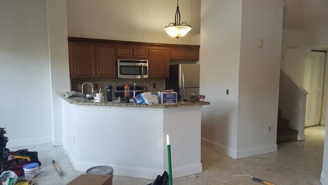 Kitchen With Granite Tops - 4879 Via Palm Lks