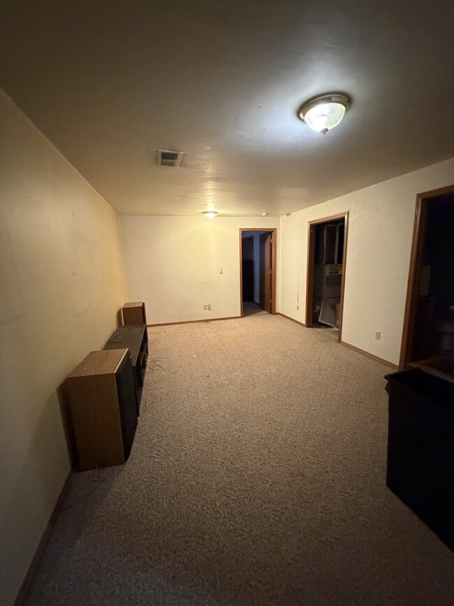Building Photo - 469 Dutton Ave