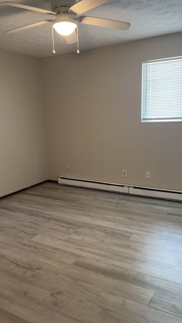 Building Photo - MN Cedar Village (805)