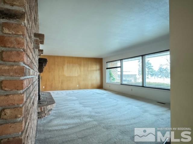Building Photo - 2125 Lakeside Dr