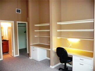 Building Photo - 505 Bellevue Pl