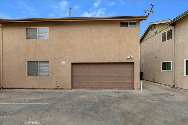 Foto del edificio - 20721 Roseton Ave