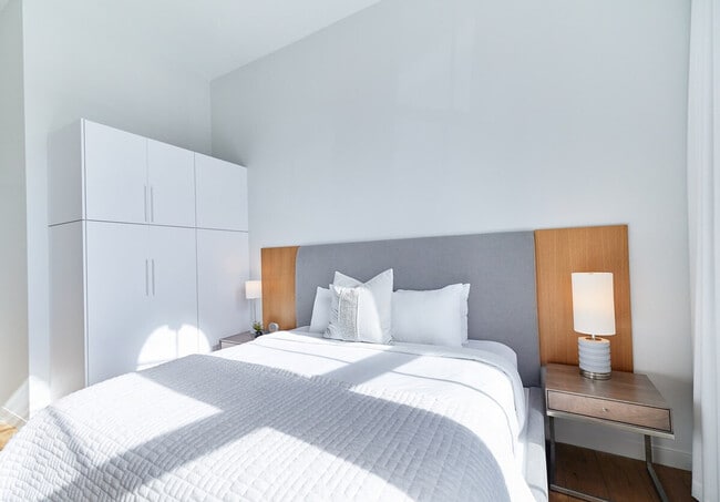 Building Photo - 121 Middle St