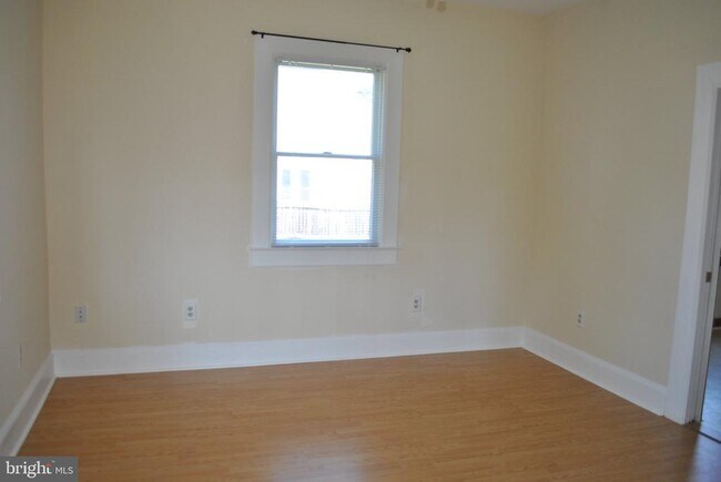 Foto del edificio - 8611 Anderson Ave
