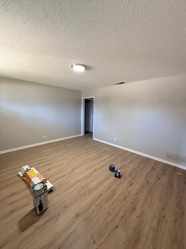 Building Photo - 6003 Sayle St