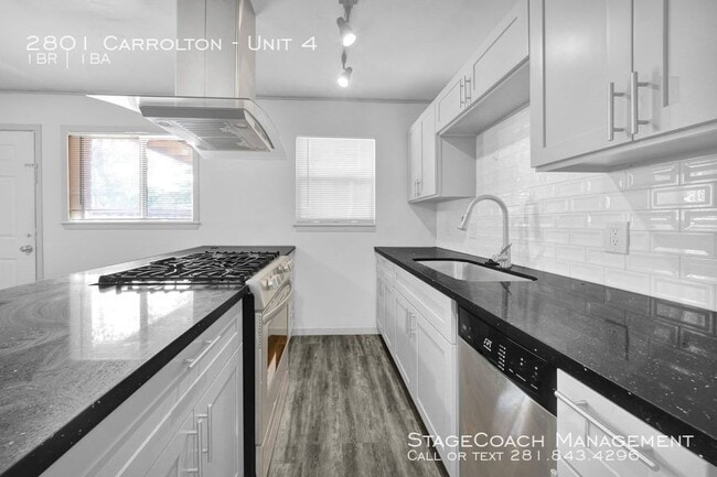 Building Photo - 2801 Carrolton-Unit 4