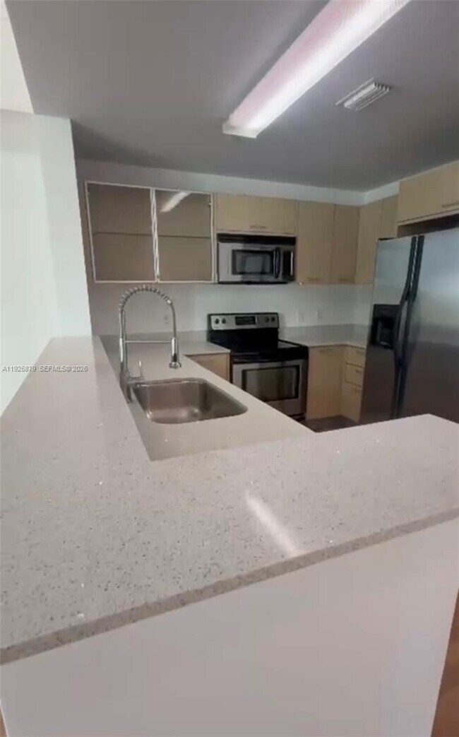 Foto del edificio - 350 NE 24th St