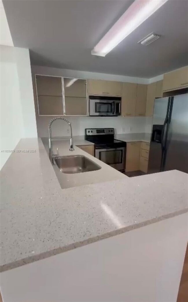 Building Photo - 350 NE 24th St