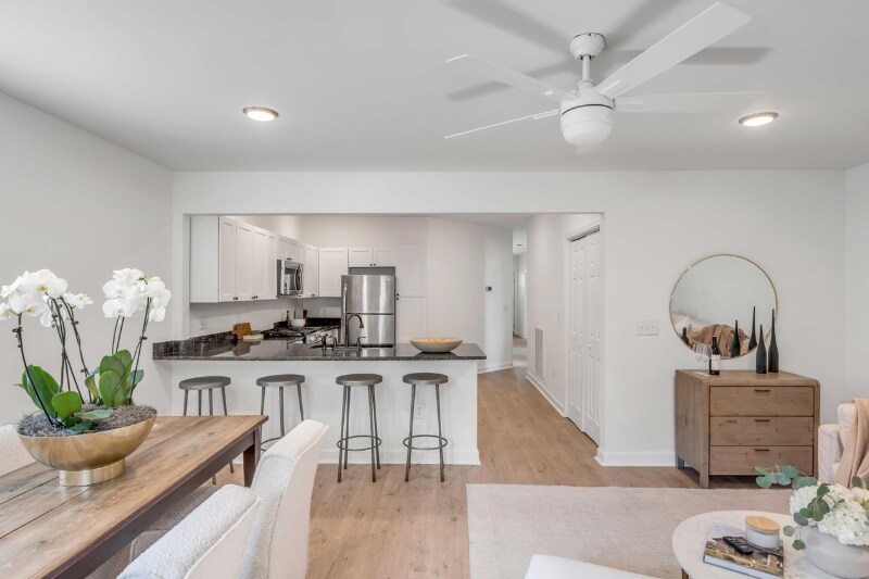 Foto principal - 207 W Poplar St