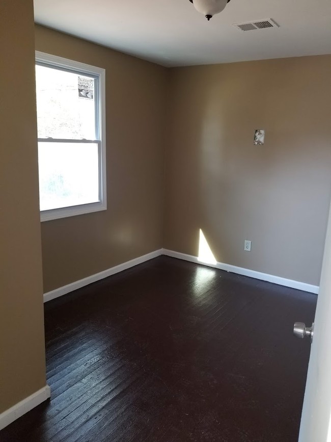Building Photo - 2452 Pecan Cir