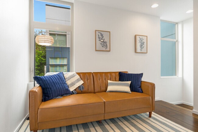 Foto del edificio - 913 10th Ave E