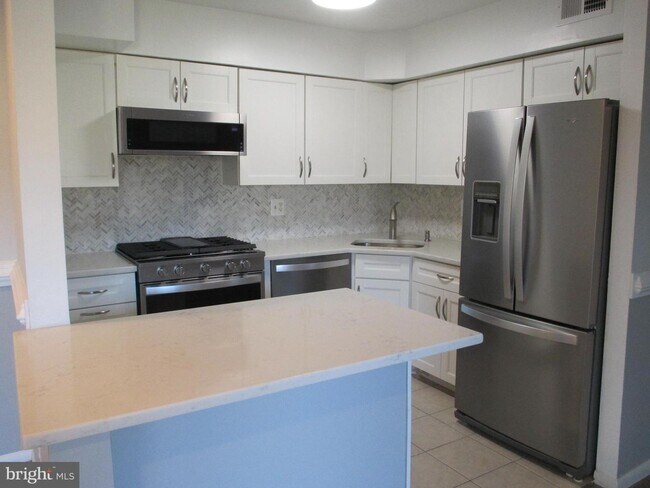 Foto del edificio - 7855 Enola St