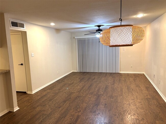 Building Photo - 3025 Walnut Bend Ln