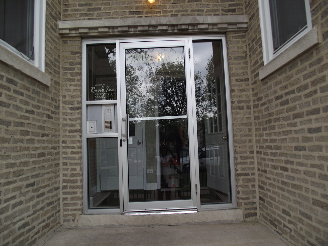 Entrance - 3302 W Fulton Blvd