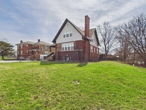 Building Photo - 398 W Lincoln Hwy