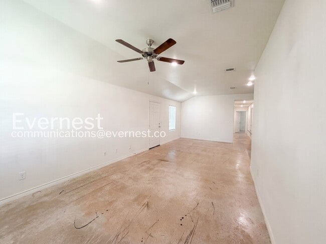 Building Photo - 2316 Duntov Dr