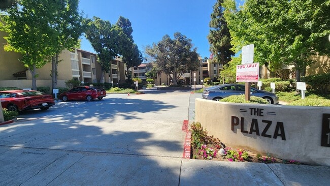 Foto del edificio - 2BD/2BA Condo in The Plaza Community - Pac...