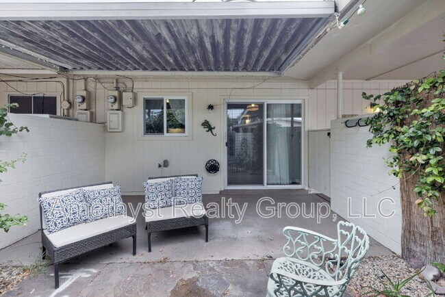Building Photo - 10547 W Coggins Dr