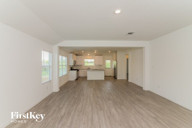 Foto del edificio - 12923 Thyme Wy