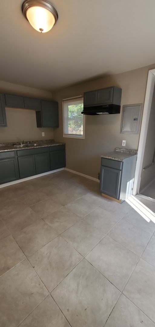 Foto del edificio - 3 Bedroom Home with Garage