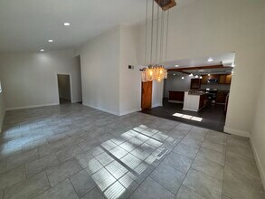 Building Photo - 3303 N Shingle Rd