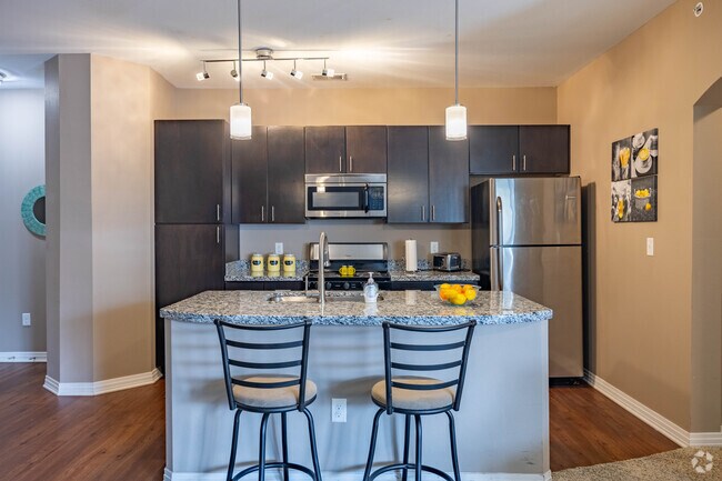 1HAB, 1BA - Cocina - Avalon at the Pointe