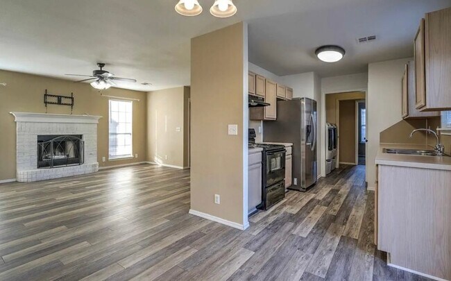 Foto del edificio - 1103 E 63rd St