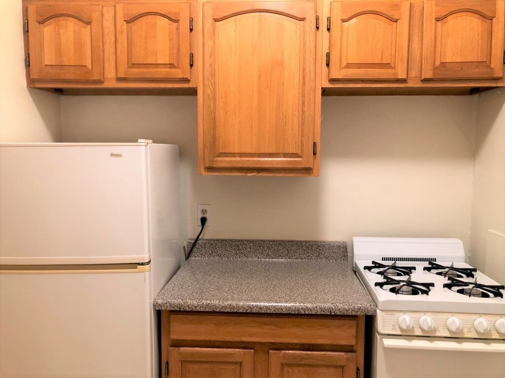 Building Photo - Bright Studio Apt for Rent in Lower Nob Hill