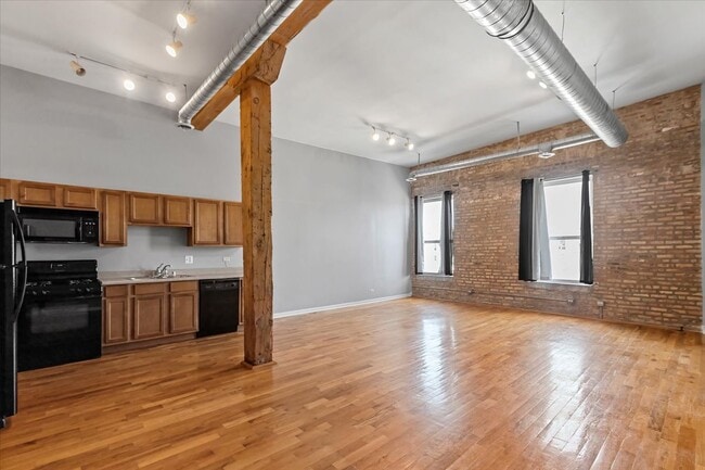 Building Photo - 1812 S Bishop St