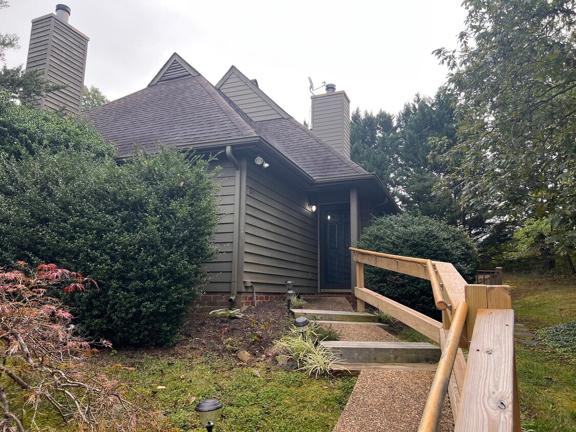 Primary Photo - 39 Waterwheel Dr