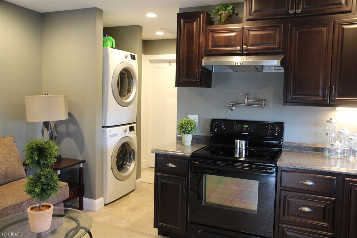 Foto principal - 2 br, 1 bath House - The Garage Apartment