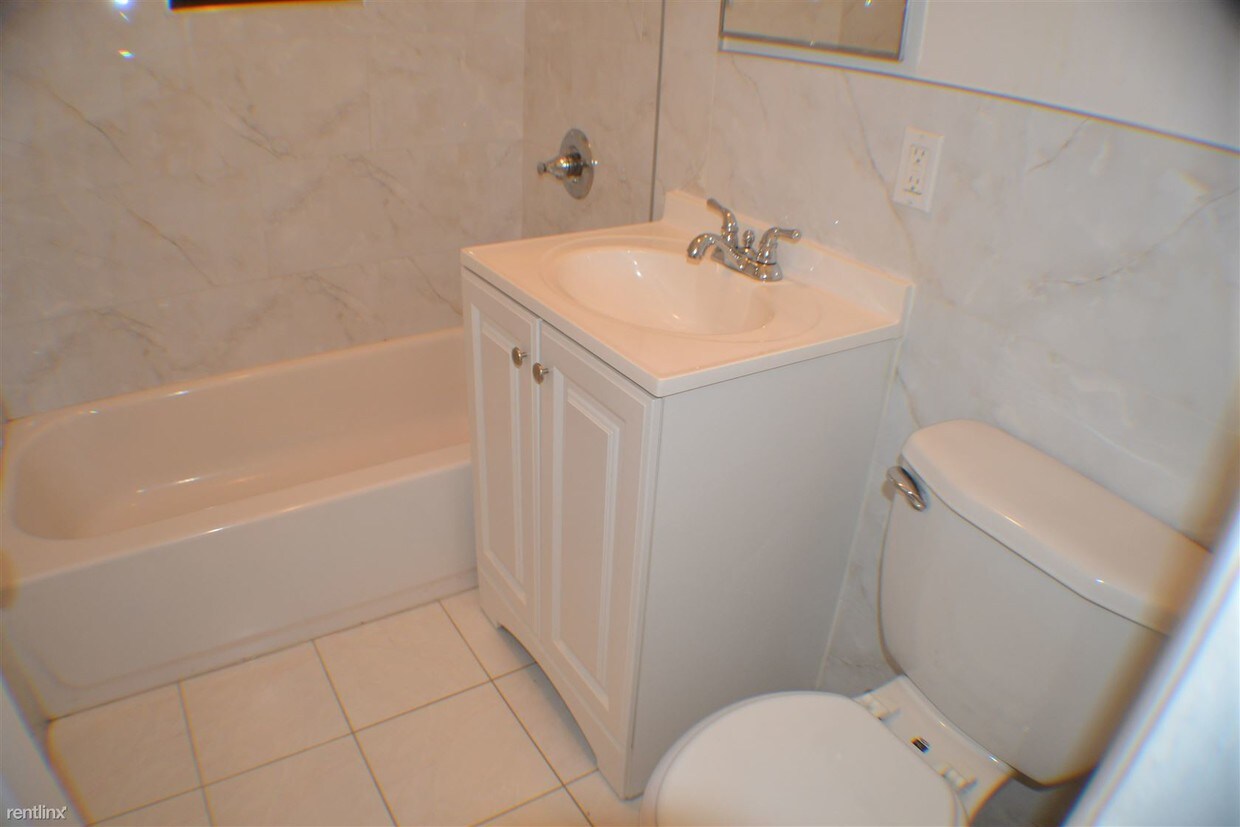 Foto del edificio - 3064 32nd St