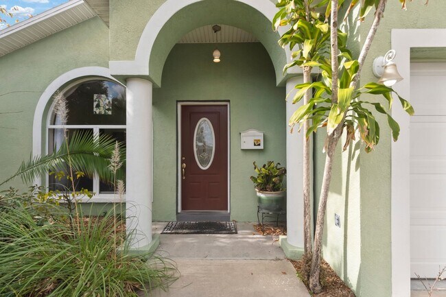 Foto del edificio - Updated Home in Tampa Heights