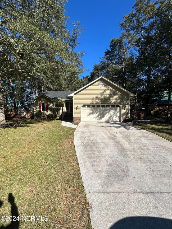 1153 Lakeview Ave, Richlands, NC 28574 House Rental in Richlands, NC