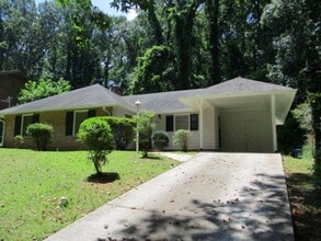 Building Photo - 2032 Rector Dr SW