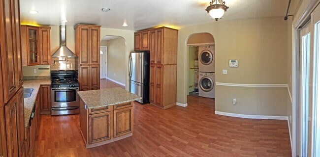 Building Photo - Beautiful updated home in San Jose near Do...