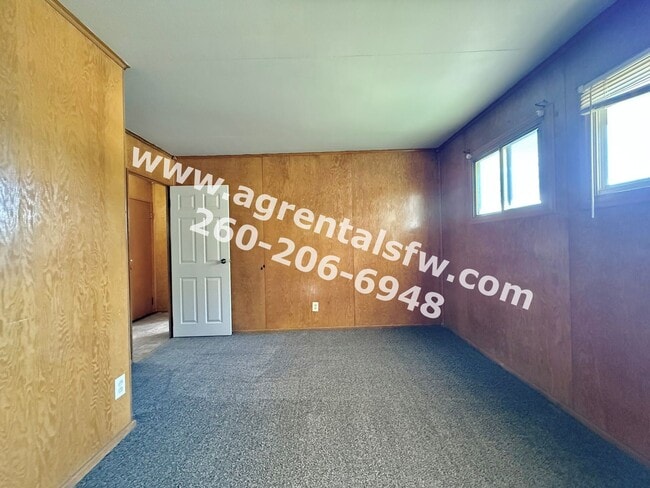 Building Photo - 2 Bedroom House