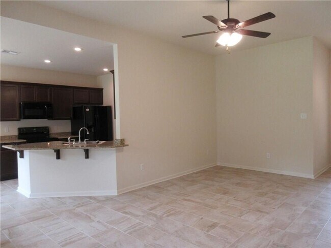 Building Photo - House for rent in Belle Savanne!