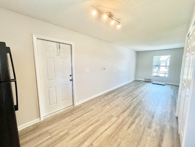 Building Photo - 5107 S Clarice Ct