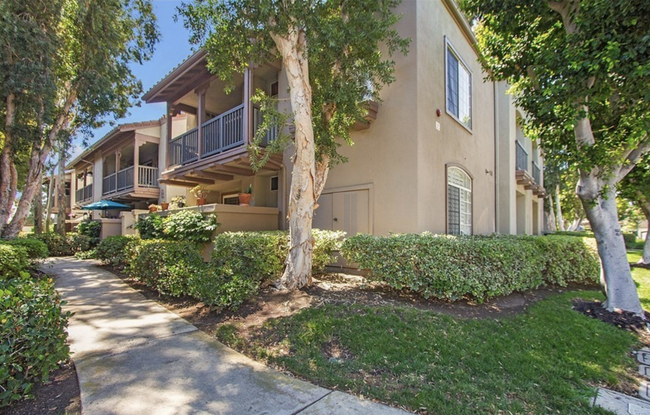 Building Photo - 2800 Keller Dr